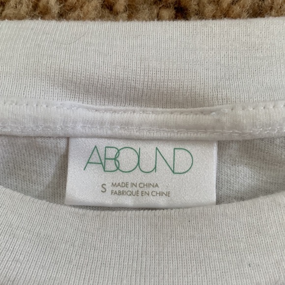 White New York Abound cropped t-shirt - Picture 2 of 2